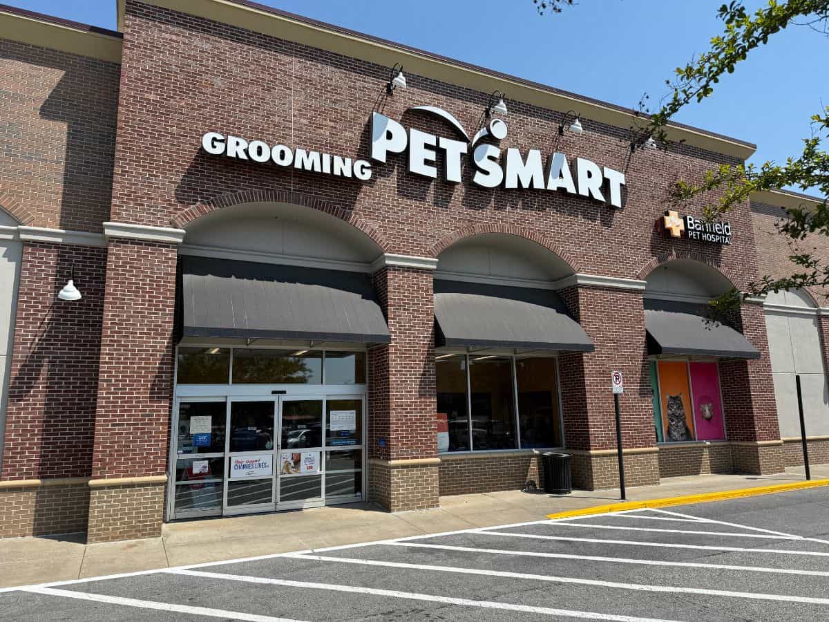 RSW_002 The Banfield Pet Hospital: Roswell Building exterior