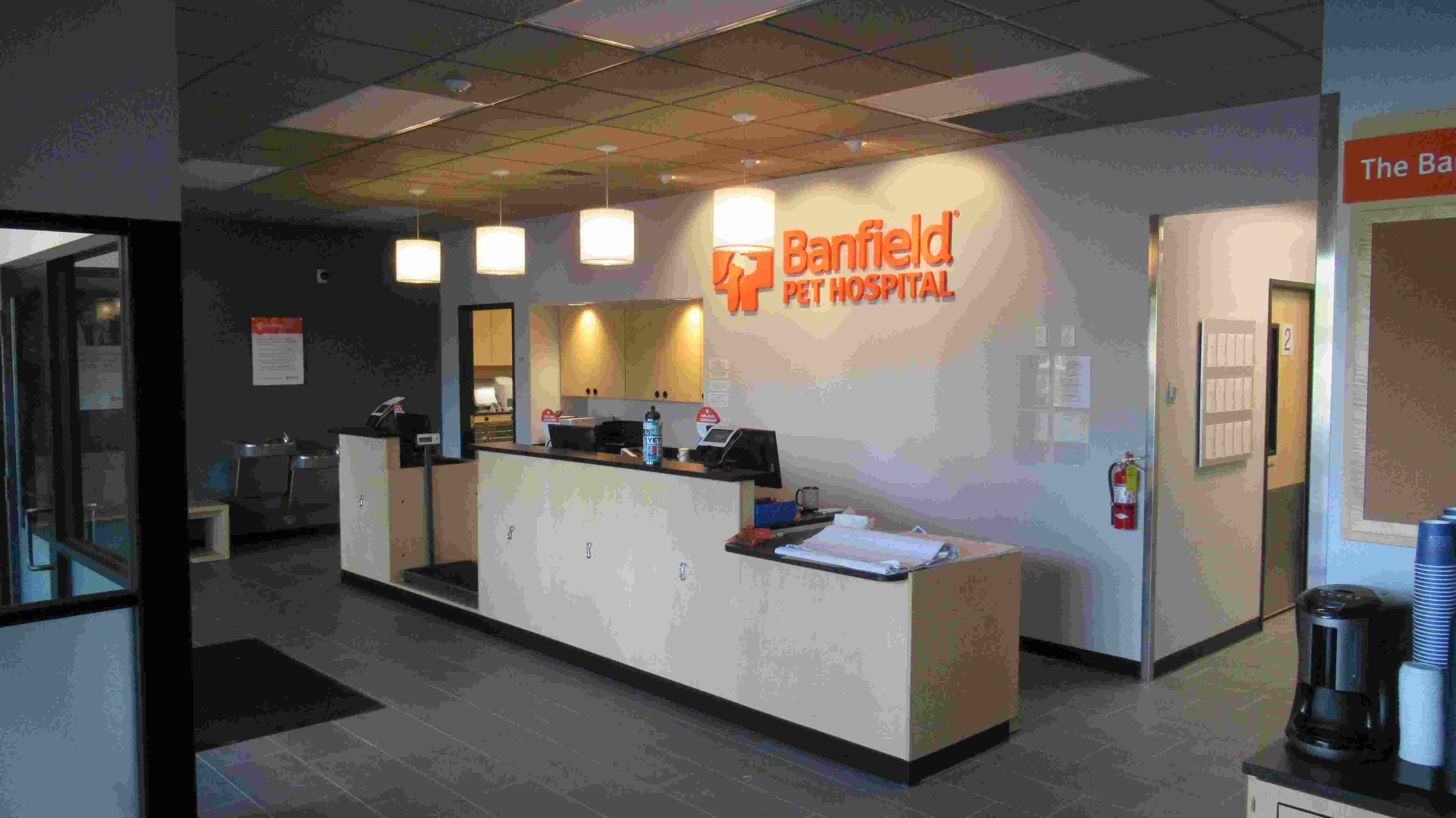 The Banfield Naples Bayridge front desk