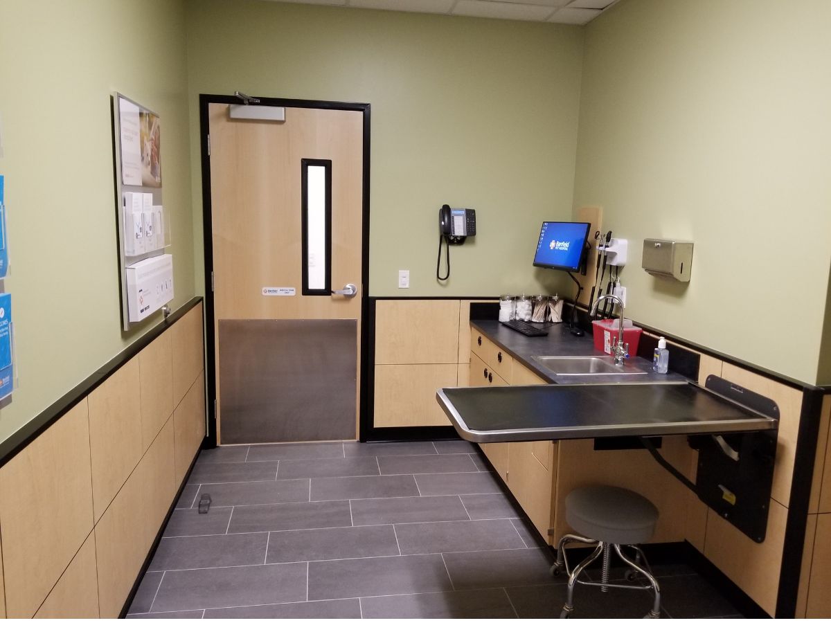 A Banfield North Miami Beach hospital exam room