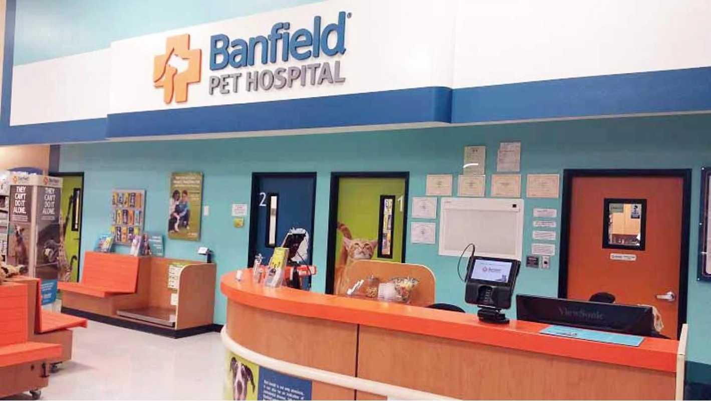 The front desk at the Banfield Pet Hospital