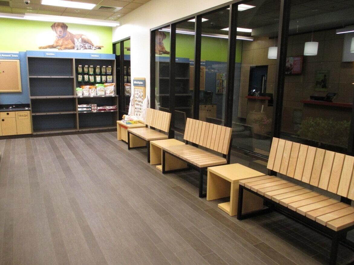 Banfield Pet Hospital: Carlsbad lobby