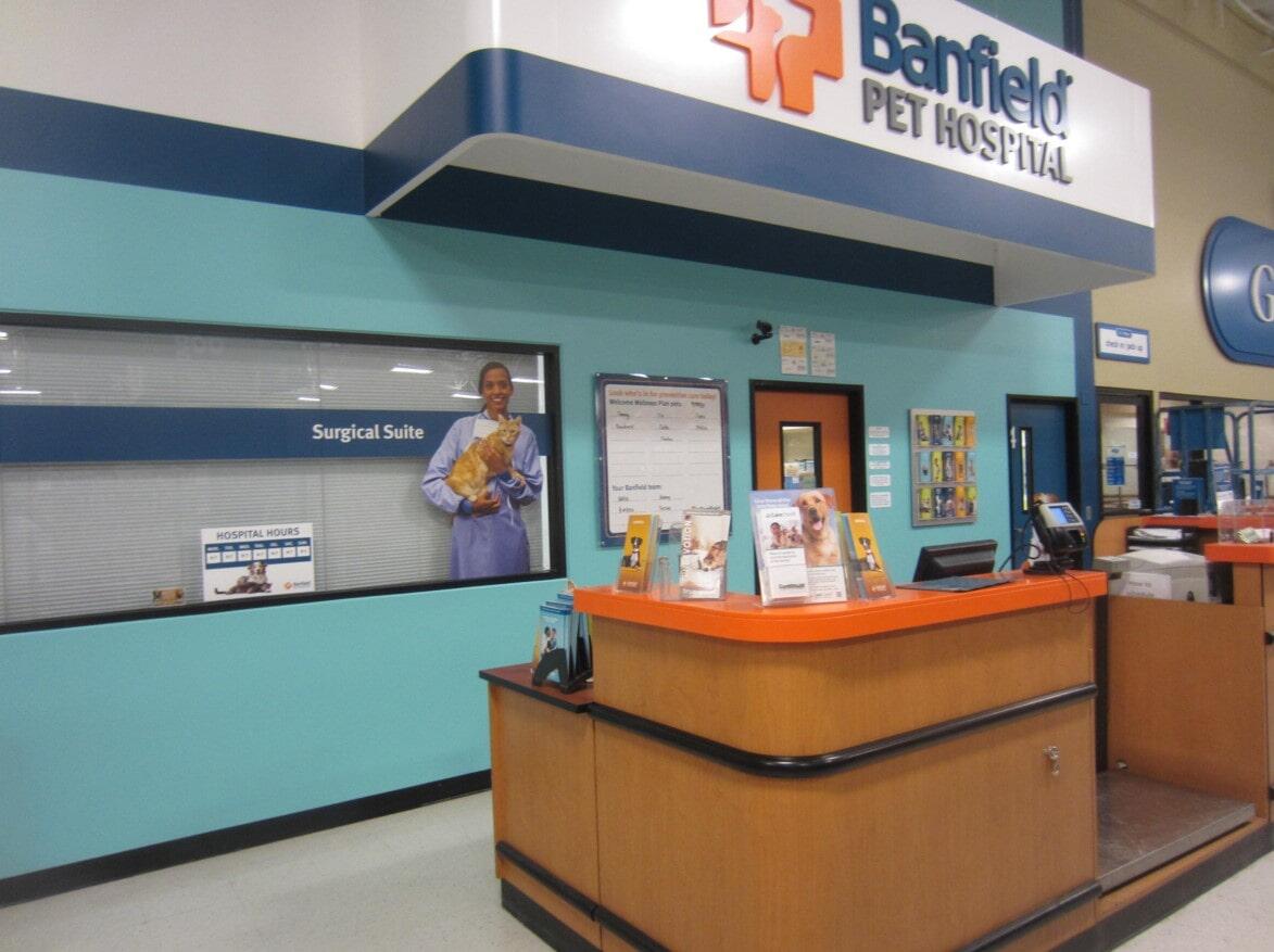 Banfield Pet Hospital: Temecula front desk