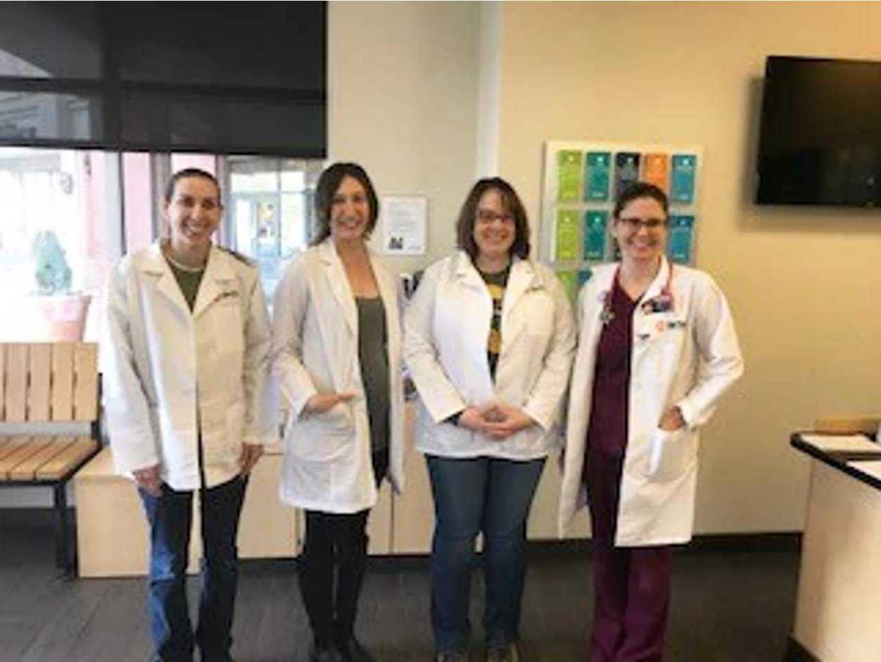 A group of Banfield Associates at the Banfield Pet Hospital