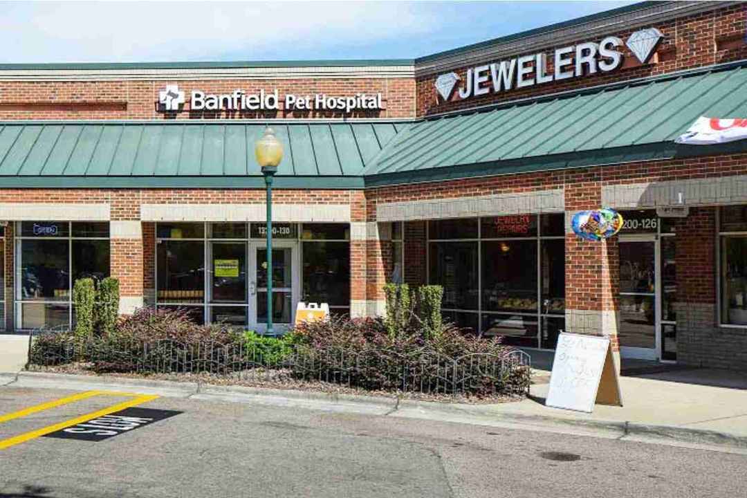 Entrance of the Banfield Pet Hospital